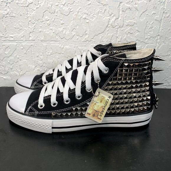 Converse All Star Shoes Womens Size 8 Spikes Pirate's Skull Black Sneakers Men 6 - Picture 1 of 9